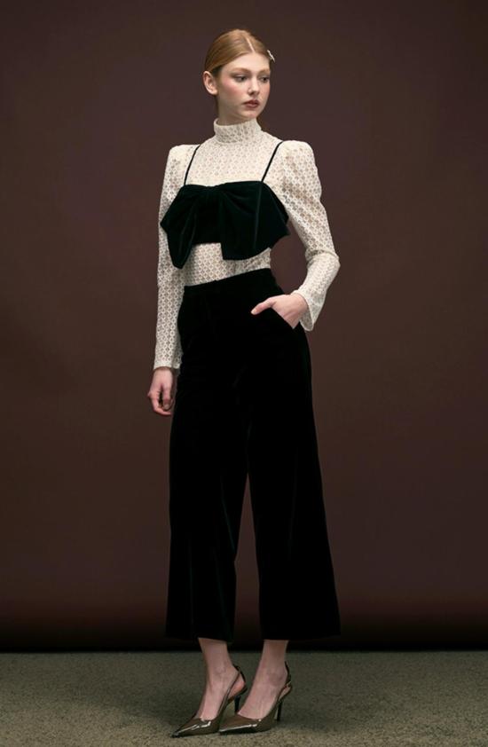  모드 클럽 민소매 티셔츠 민디 보우 크롭탑 블랙 - MAUDE CLUB