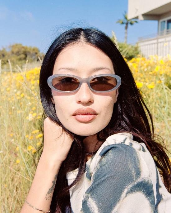  크랩 아이웨어 안경 더 러브 버즈 선글라스 스톤 블루 프레임 & 헤이즈 렌즈 - CRAP EYEWEAR