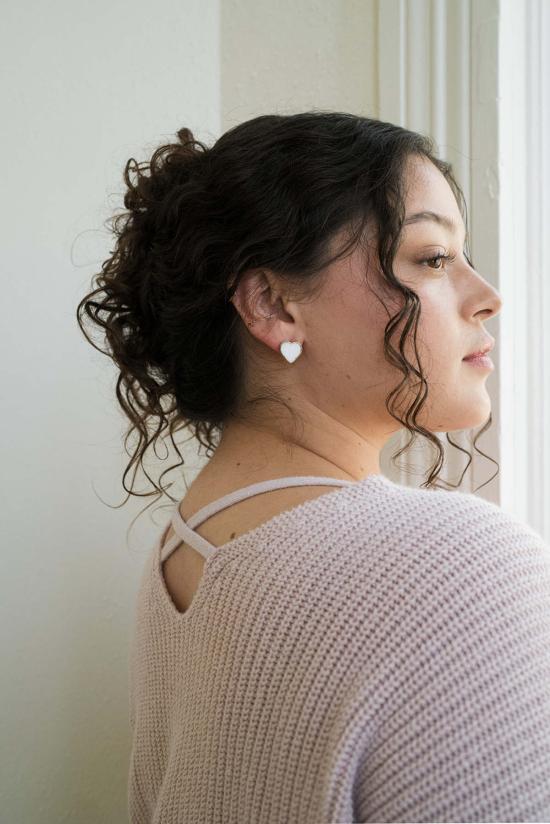  마트르 부미 이어링 Matr Boomie Rajani 하트 모양 자개 귀걸이 세트 (2개입) - MATR BOOMIE