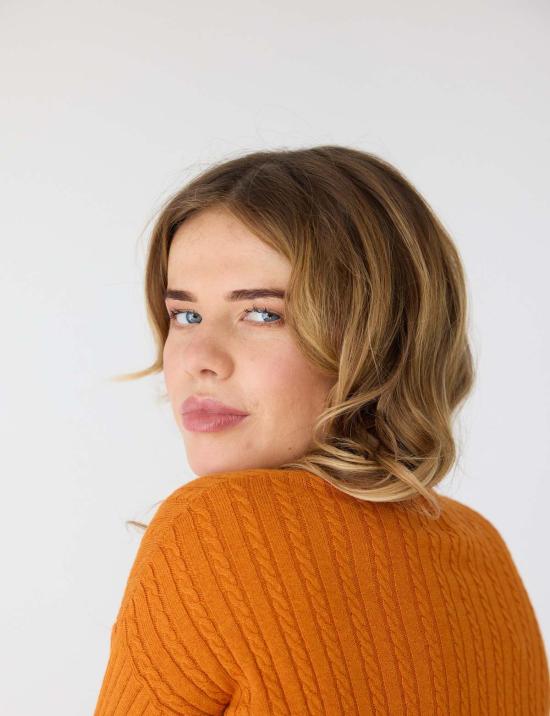  린제이 니콜라스 뉴욕 스웨터 린지 니콜라스 뉴욕 V넥 케이블  오렌지 - LINDSAY NICHOLAS NEW YORK