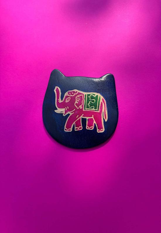  IKKIVI 가죽소품 이키비 엘리펀트 인 더 룸 핸드 미러 블루