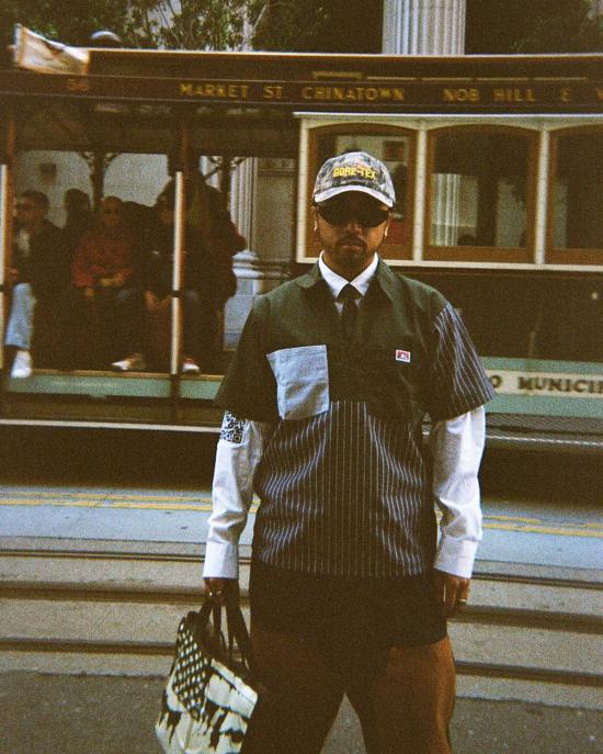  Tilted Brim 반팔 티셔츠 틸티드 브림 벤 데이비스 X 틸티드 브림 X 홀리 스티치 하프 집업 셔츠 멀티 - TILTED BRIM