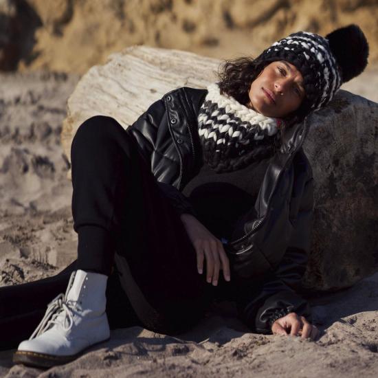  미샤램퍼트 모자 미샤 램퍼트 흑백 줄무늬 비니 + 블랙 XL 폼폼 - MISCHA LAMPERT