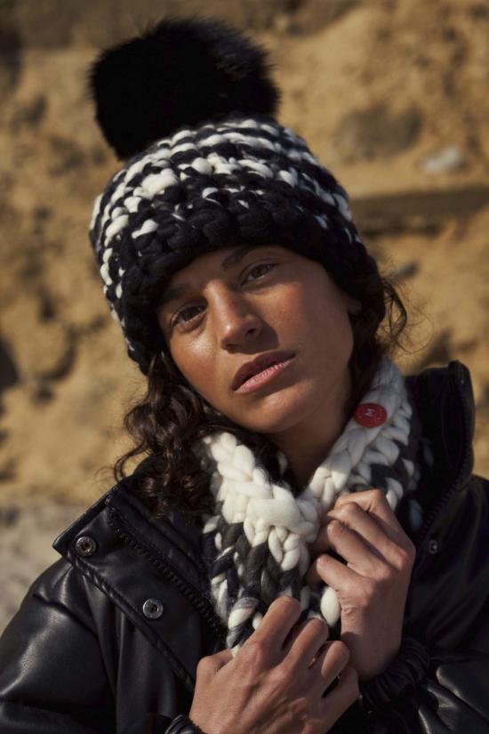  미샤램퍼트 모자 미샤 램퍼트 흑백 줄무늬 비니 + 블랙 XL 폼폼 - MISCHA LAMPERT