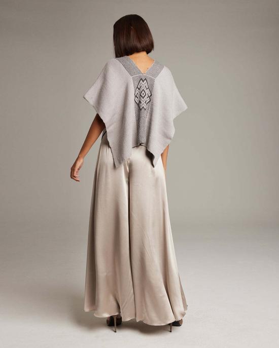  보즈 튜닉 어패럴 만타 아라냐 - VOZ