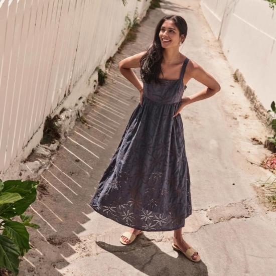  마린 레이어 롱 원피스 로제트 아일렛 드레스 인디고