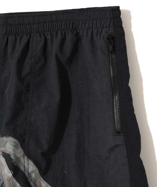  언더커버 숏팬츠 헬렌 베르호벤 아트 프린트 나일론 쇼츠 블랙 - UNDERCOVER