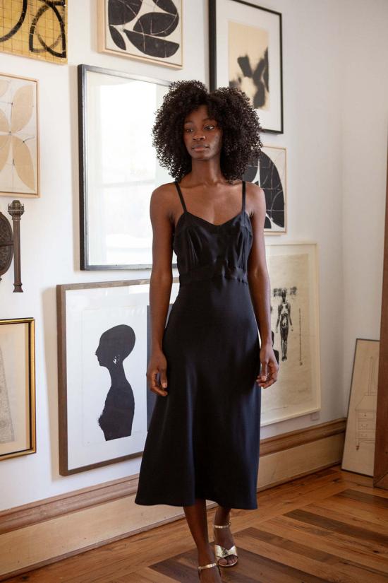  에리카 타노브 롱 원피스 에리카 타노프 롱 롤라 실크 샤르뫼즈 드레스 블랙 - ERICA TANOV