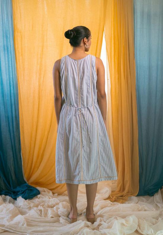  IKKIVI 롱 원피스 Ikkivi Ay 레이스 디테일 드레스 블루 - IKKIVI