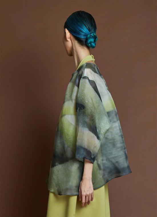  카렘 블라우스 아르나테 드롭 3/4 소매 프린트 오간자 실크 탑 루츠 프린트 실크 - KAAREM