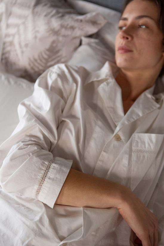  Erica Tanov 라운지 웨어 에리카 타노프 빅터 코튼 파자마 세트 화이트 - ERICA TANOV