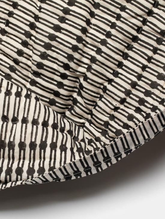  [키즈] Erica Tanov 침구 에리카 타노프 코튼 핸드 스티치 여행용 퀼트 내추럴/블랙 제이콥슨 - ERICA TANOV