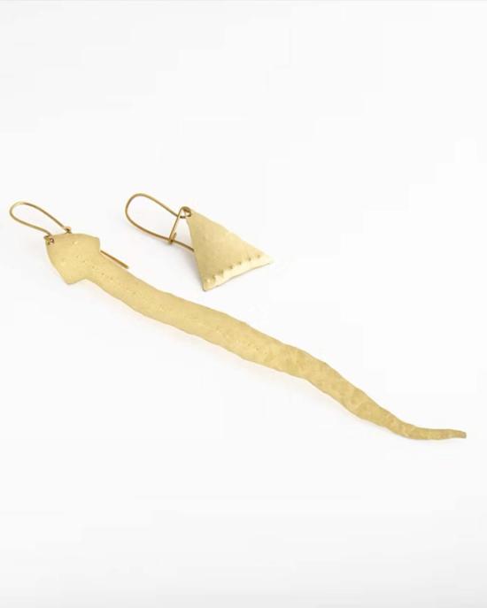  Dani Guirra 이어링 다니 구이라의 뱀과 삼각형 금색 귀걸이 - OTHER BRANDS