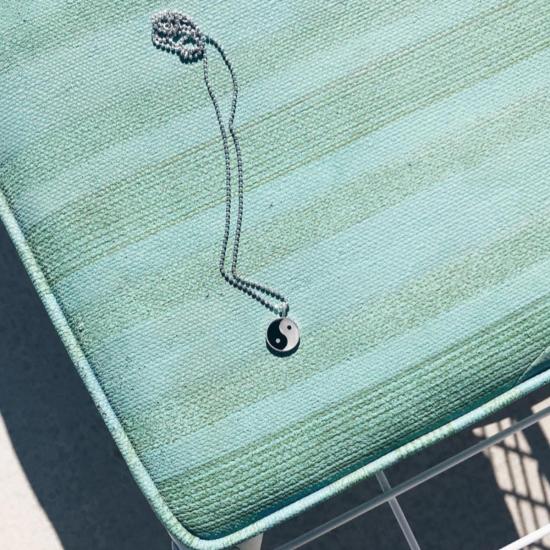  타린 토마스 목걸이/팬던트 인 양 에버렛 목걸이 (흰색 자개/검은색 오닉스) - TARIN THOMAS