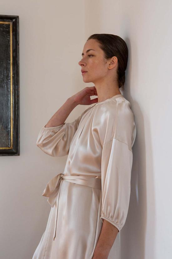  에리카 타노브 숏 원피스 에리카 타노프 티난 실크 샤르뫼즈 드레스 알라바스터 - ERICA TANOV