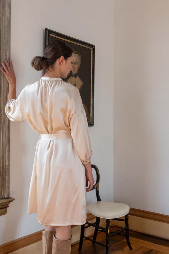  에리카 타노브 숏 원피스 에리카 타노프 티난 실크 샤르뫼즈 드레스 알라바스터 - ERICA TANOV