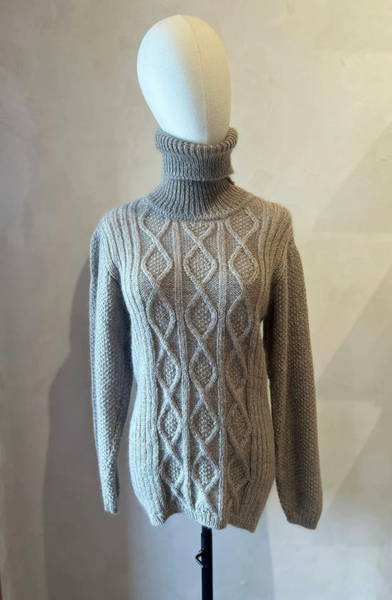  스튜디오 미니말레 터틀넥 스튜디오 미니멀 라렐라 오픈 백  파스텔 민트 - STUDIO MINIMALE