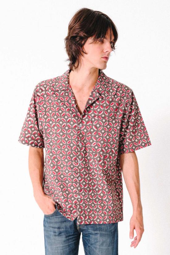  DUSHYANT. 반팔 셔츠 두샨트. 핸드 블록 프린팅 돈 캠프 칼라  베이지 주사위 아트 프린트 - OTHER BRANDS