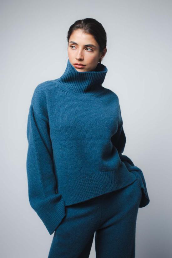  산티클레르 터틀넥 시오 드롭 숄더 캐시미어 풀오버 피콕 - SANTICLER