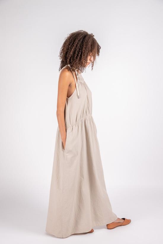  아뜰리에 델핀 롱 원피스 아틀리에 델핀 사전트 크링클 코튼 드레스 스톤 - ATELIER DELPHINE