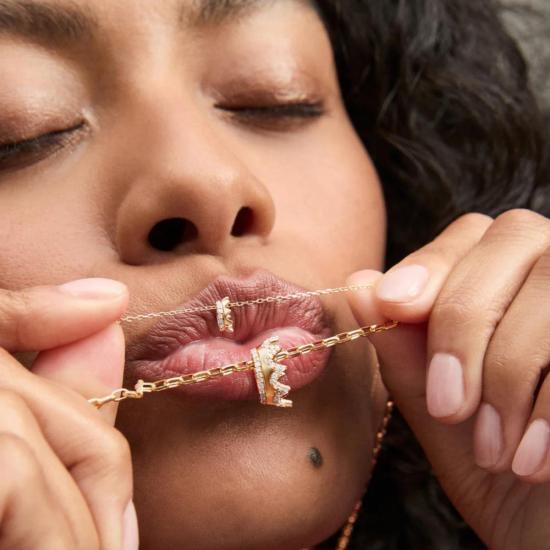  아디나 레이터 팔찌 파베 크라운 미니 비드