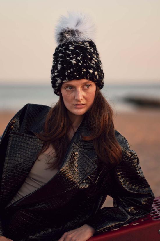  Mischa Lampert 모자 미샤 램퍼트 블랙/화이트 비니 + 실버 폭스 XL 폼폼 - OTHER BRANDS