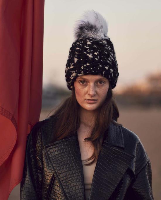  Mischa Lampert 모자 미샤 램퍼트 블랙/화이트 비니 + 실버 폭스 XL 폼폼 - OTHER BRANDS