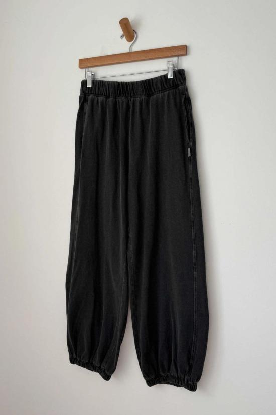  르 본 숍 트레이닝/조거 팬츠 Le Bon Shoppe 벌룬  마린 네이비 - Le Bon Shoppe