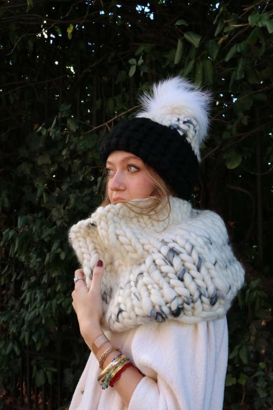  Mischa Lampert 모자 미샤 램퍼트 라이트 플로럴 | 블랙 + 블랙 XL 폼폼 - OTHER BRANDS