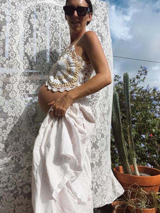  핀 앤 레이 민소매 티셔츠 핀앤레이 크로셰 니트 크롭 탱크탑 - FIN AND RAY