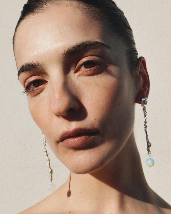  줄리 테브노 이어링 오팔레센트 망글