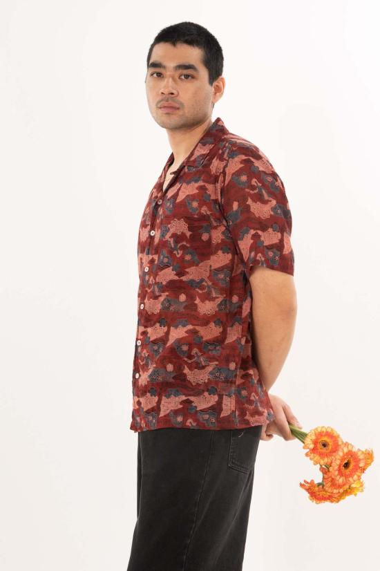  DUSHYANT. 반팔 셔츠 두샨트. 돈 캠프 칼라 셔츠 마룬 추상 프린트 - DUSHYANT