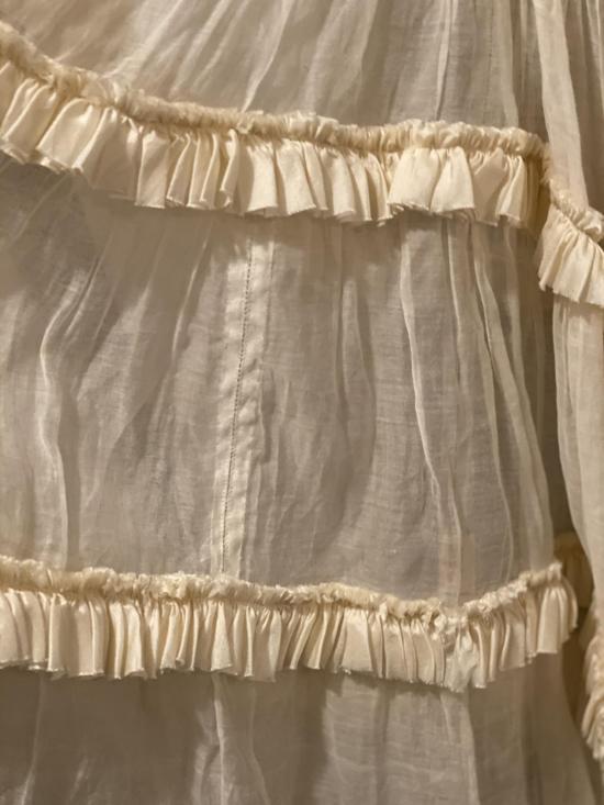  뻬로 민소매 티셔츠 Pero 티어드 스파게티 스트랩 탑 - PÉRO