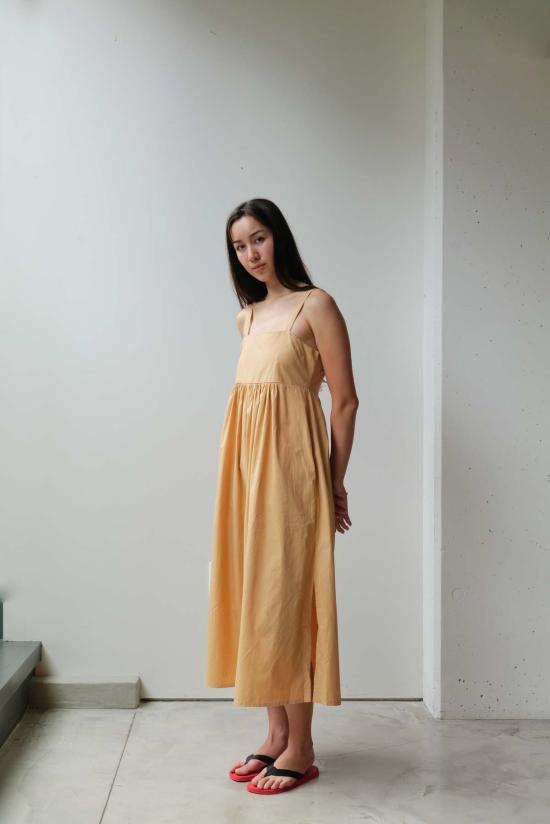  앳 던 롱 원피스 새벽에. 브렌다 드레스 2 드레스 - AT DAWN.