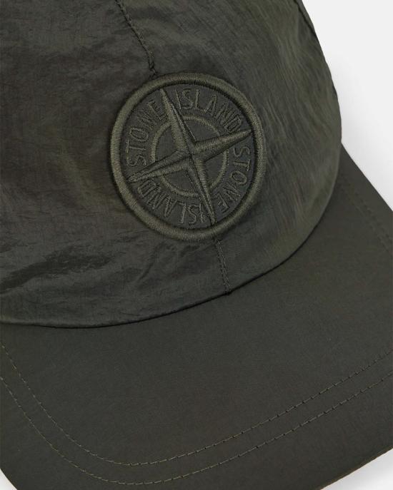  스톤 아일랜드 모자 나일론 메탈 인 에코닐 베이스볼 캡 머스크 그린 - STONE ISLAND