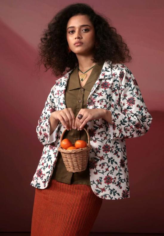  이키비 자켓 가을꽃 재킷 화이트