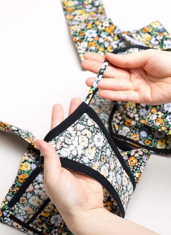  KAAREM 브라 카렘 X 크림 컨스피라체 라 란 렛 오픈 백 탑 (타이 포함) 쁘띠 레귤러 멀티 플로럴 - OTHER BRANDS