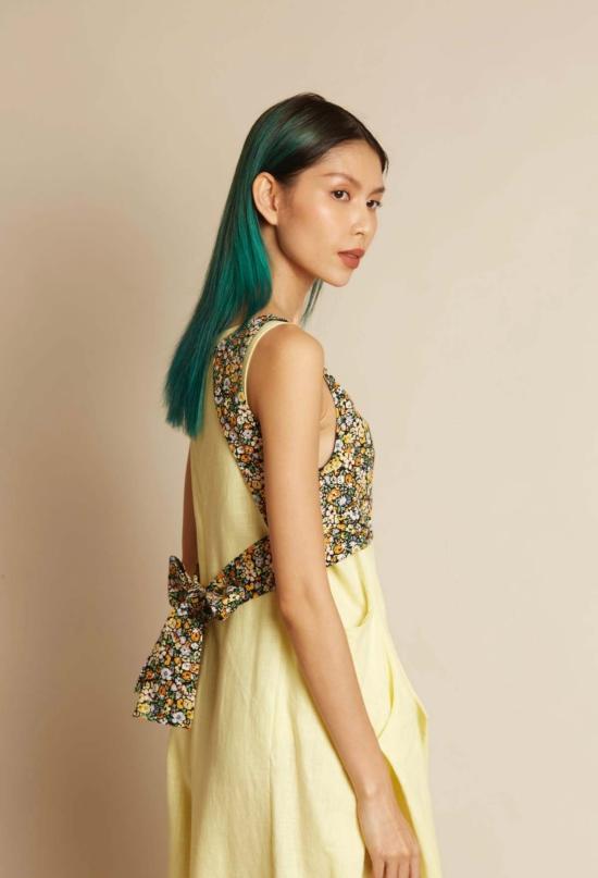  카렘 브라 X 크림 컨스피라체 라 란 렛 오픈 백 탑 (타이 포함) 쁘띠 레귤러 멀티 플로럴 - KAAREM