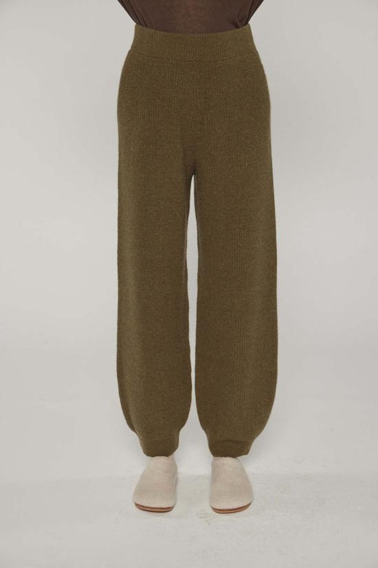  amente 스트레이트 팬츠 아멘테 캐시미어 울 블렌드 스웨터 팬츠 D. 올리브