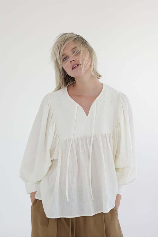  아멘테 블라우스 멘테 퀼팅 디테일 코튼 페전트