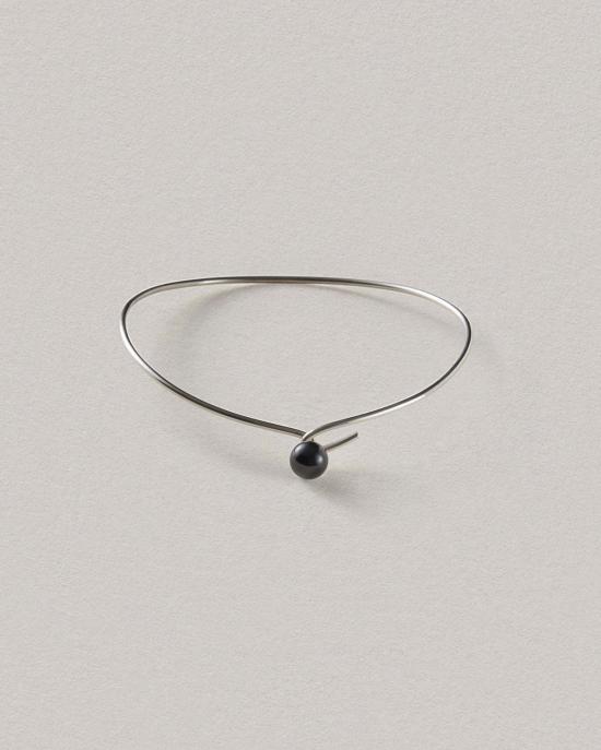  아니카 이네즈 목걸이/팬던트 리니어 비드 칼라