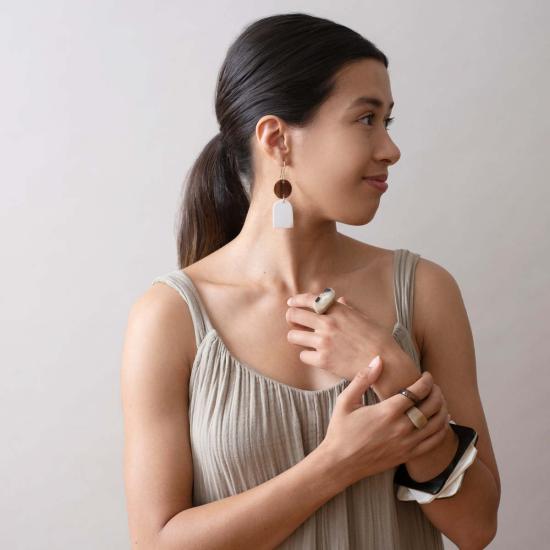  마디디 컬렉티브 이어링 마딜리 콜렉티브 엠바디 - MAADILI COLLECTIVE