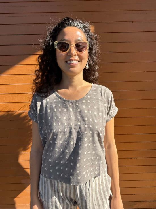  해피 프렌치 갱 블라우스 젤리아 그레이 도트 탑 - HAPPY FRENCH GANG