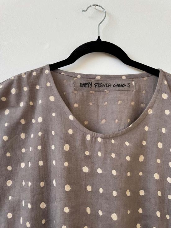  해피 프렌치 갱 블라우스 젤리아 그레이 도트 탑 - HAPPY FRENCH GANG