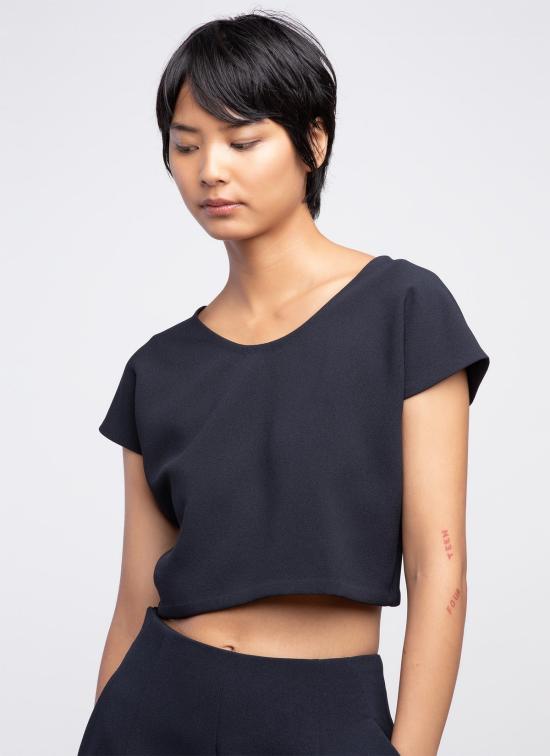  카렘 민소매 티셔츠 아들레이 백 브이 크롭탑 블랙 블루 - KAAREM