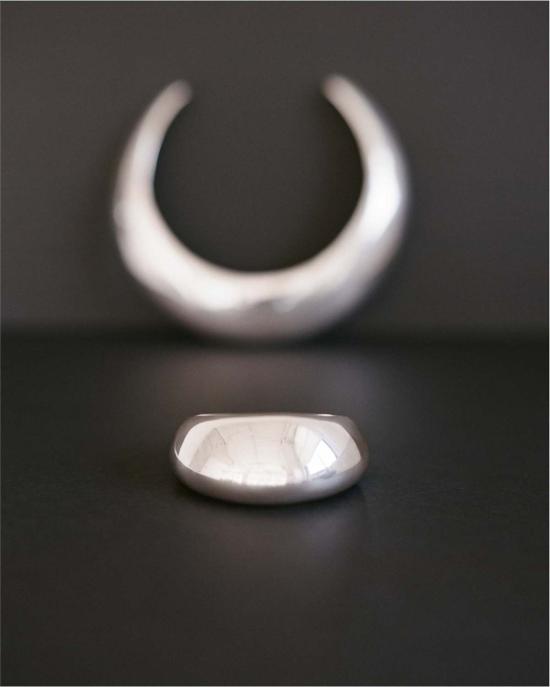  아니카 이네즈 팔찌 드리프트 커프 실버/티크 우드