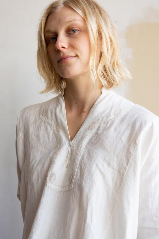  Erica Tanov 블라우스 Aarika 리넨 핸드 자수  소프트 화이트 - ERICA TANOV