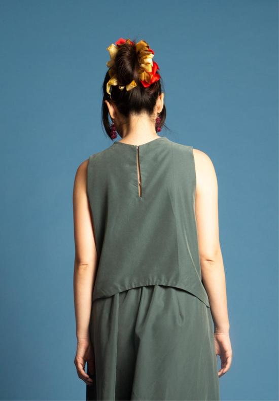  카렘 민소매 티셔츠 페탈 드롭드 암 탱크 블루 제이드 - KAAREM