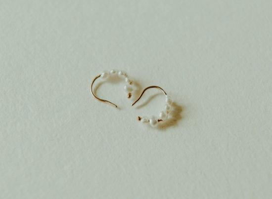 유니 이어링 주얼리 시드 펄 후프 귀걸이 - UNI
