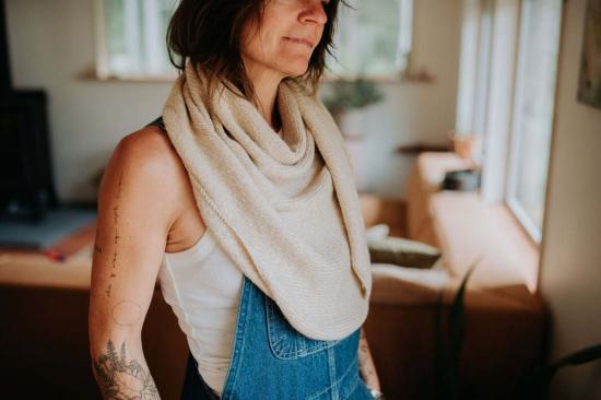  해피 프렌치 갱 머플러/스카프 핸드룸 무염색 알파카 로레트 숄 베이지 - HAPPY FRENCH GANG